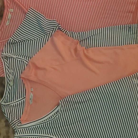 Lot of Vineyard Vines knit tshirts 4ct. Womens XL. 2 peach+2 blue&white striped. - Picture 4 of 13